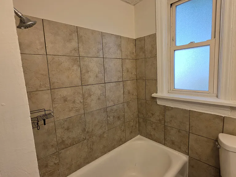2913 California Ave — Photo 9