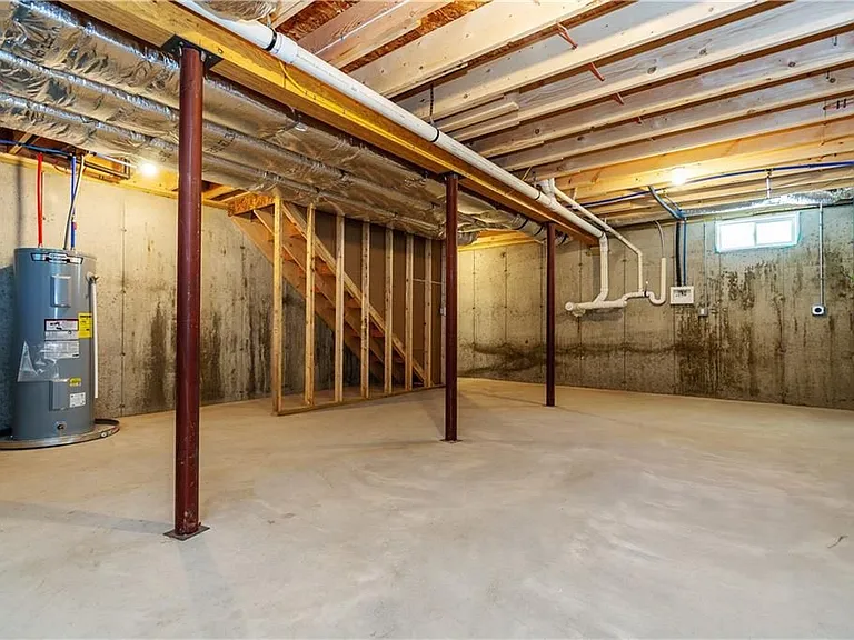 83 Cadora Ave — Photo 39