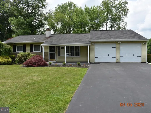 135 Maple Ln, New Britain, PA 18901