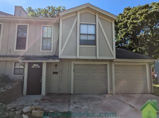 11717 W 99th St, Overland Park, KS 66214