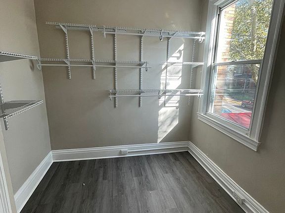 4th image of 254 S Mathilda St #4