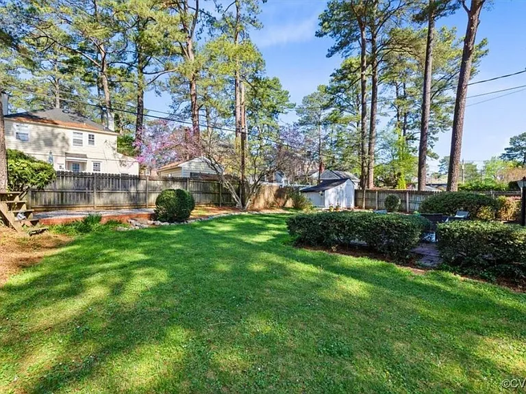 910 Orchard Rd — Photo 25