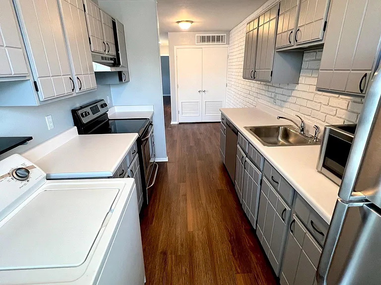 7931 Chase Cir #180 — Photo 4