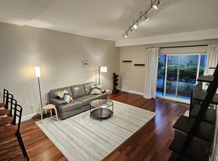 57 Broadlawn Park APT 11, Chestnut Hill, MA 02467