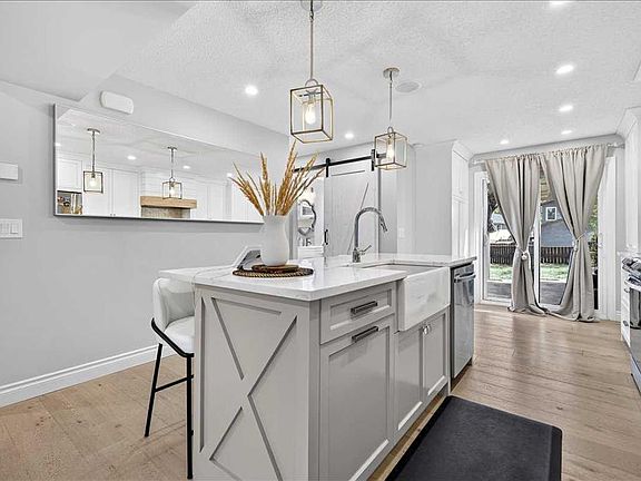 5th image of 75 NW Shawglen Way SW