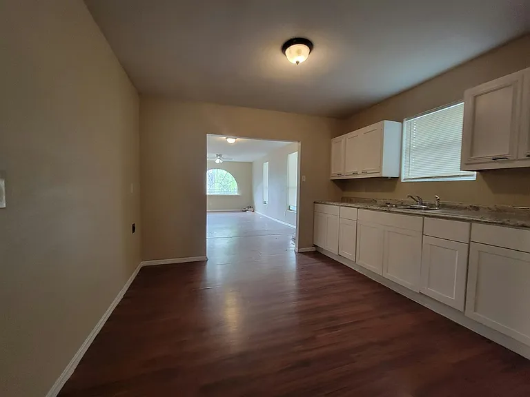 607 Gulf St — Photo 4