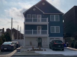 714 W Beech St, Long Beach, NY 11561