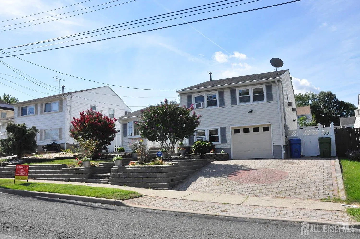 3 bed, 2.0 bath, $3,200 — Photo 2