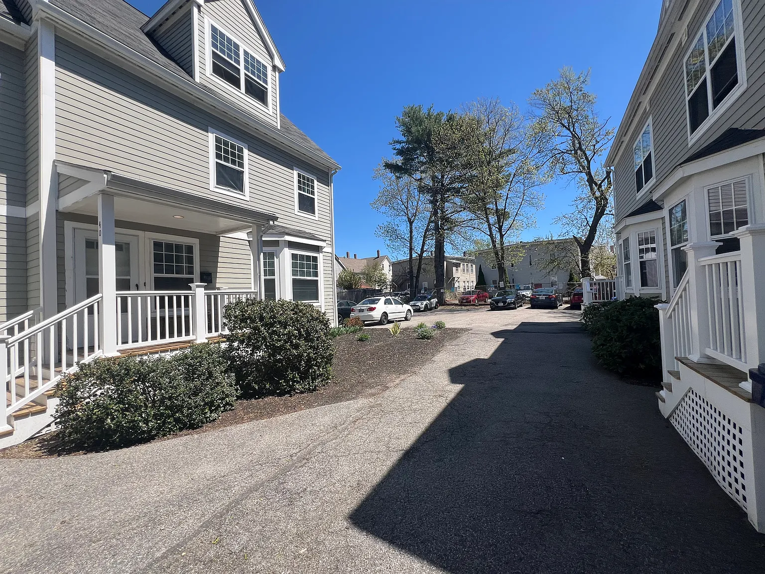 5 bed, 2.5 bath, 3500 sqft, $1,200 — Photo 2