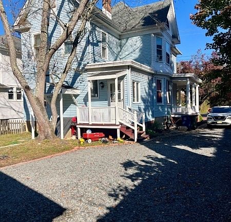 4th image of 305 Stockton St
