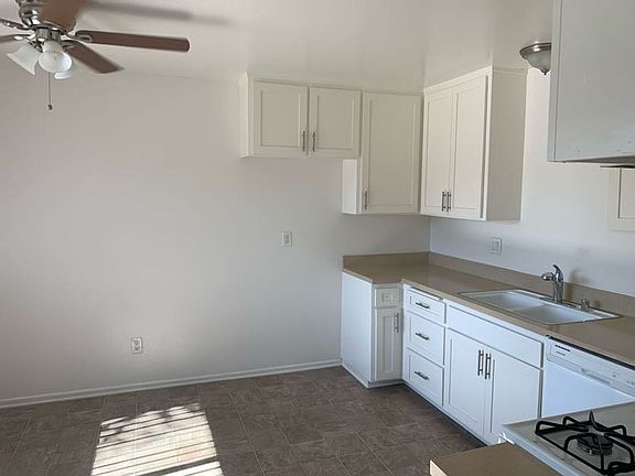 2nd image of 205 15th St APT 15