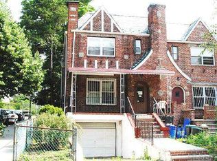67-01 Burns St, Forest Hills, NY 11375