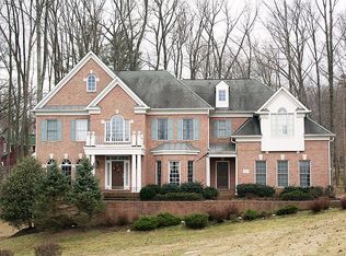 11305 Walnut Creek Ct, Oakton, VA 22124