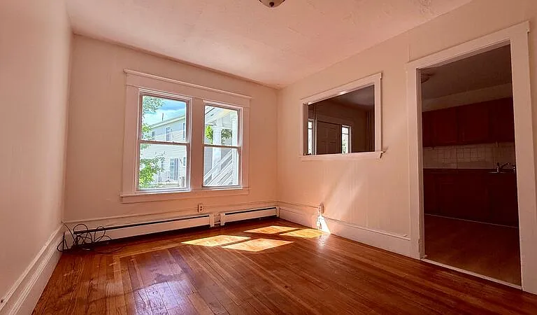 70 Maple St #1RR — Photo 5