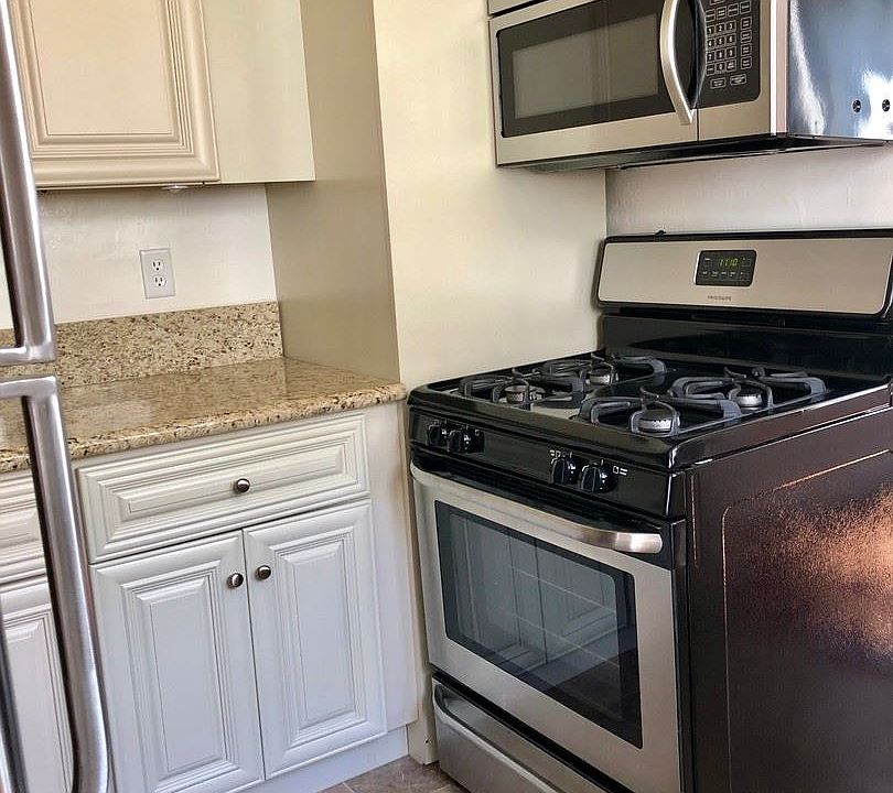 1st image of 3576 4th Ave #3576