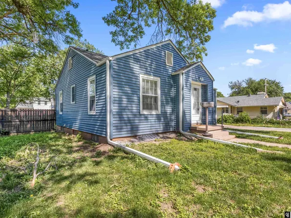 1015 N 13th St, Beatrice, NE 68310