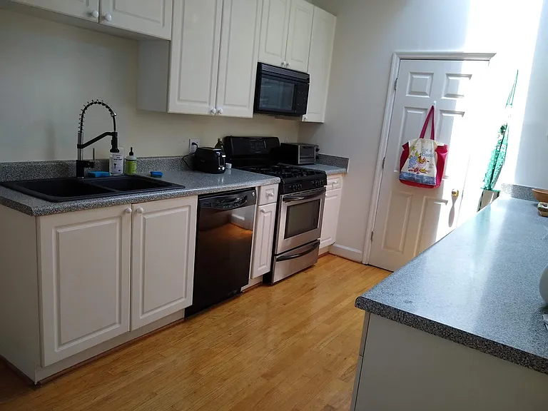 1177-3 N Highland Ave NE — Photo 20