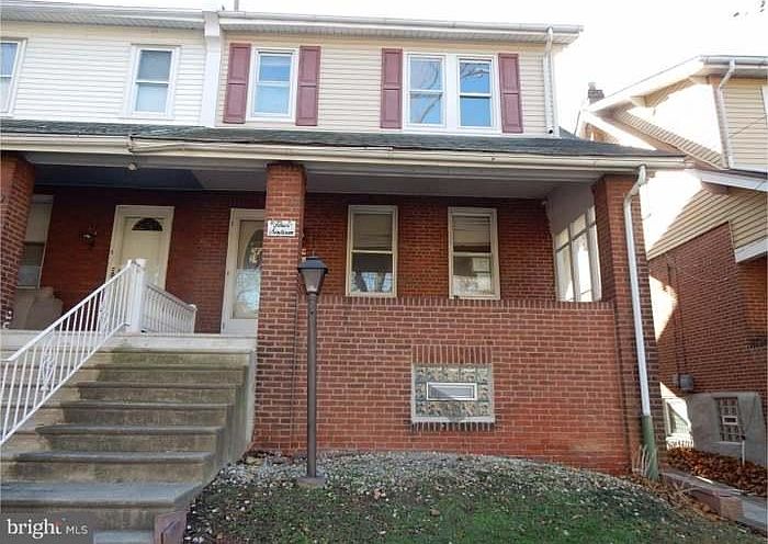 1st image of 416 Tyson Ave #1