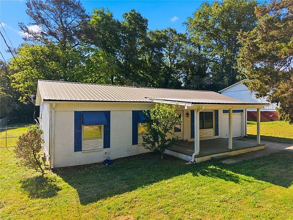 3rd image of 360 Martin Cir