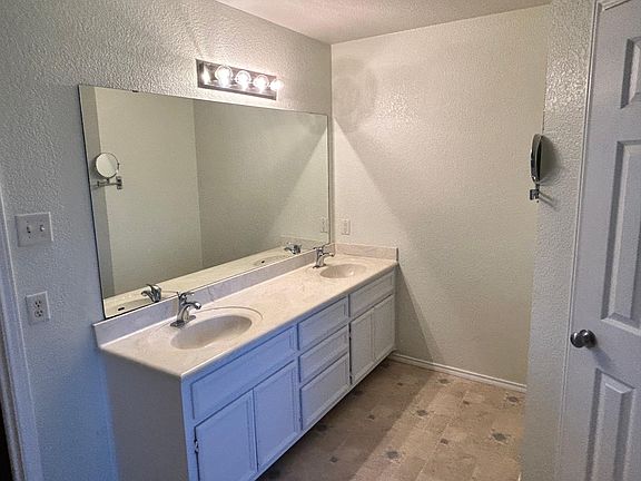 4th image of 4501 Alleeta Dr