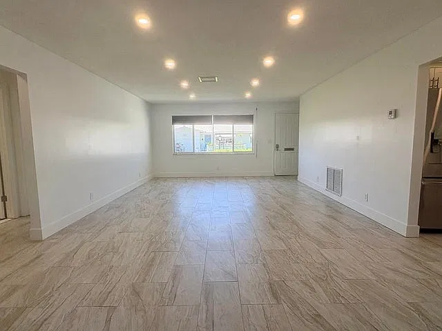 2 bed, 1428 sqft, $2,700 — Photo 2