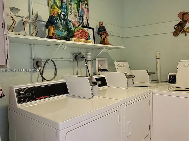7400 Harding Ave #15 — Photo 24