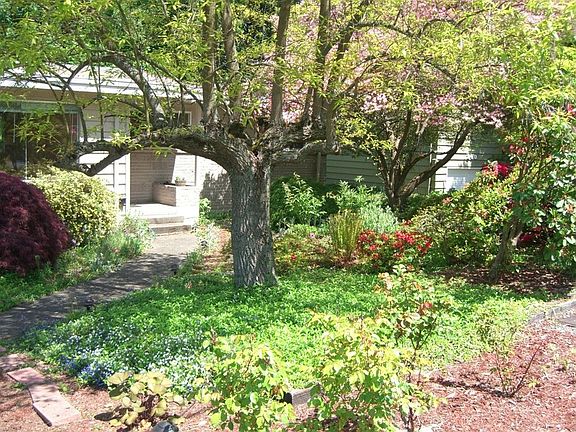 Great home set in a NW Garden