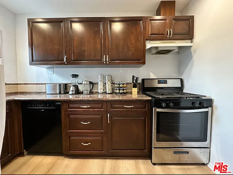 239 S Doheny Dr #239 — Photo 3
