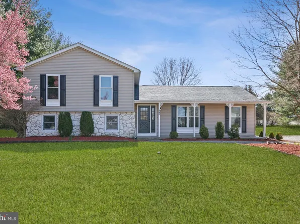 590 Sun Haven Dr, Clayton, NJ 08312