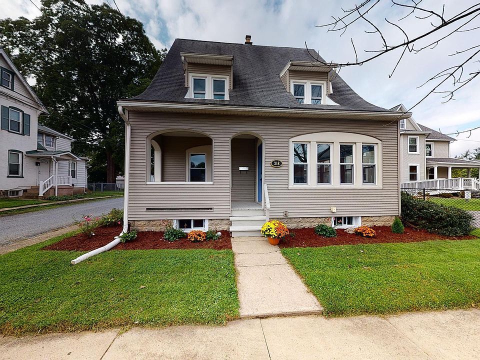 1st image of 318 Percy St S