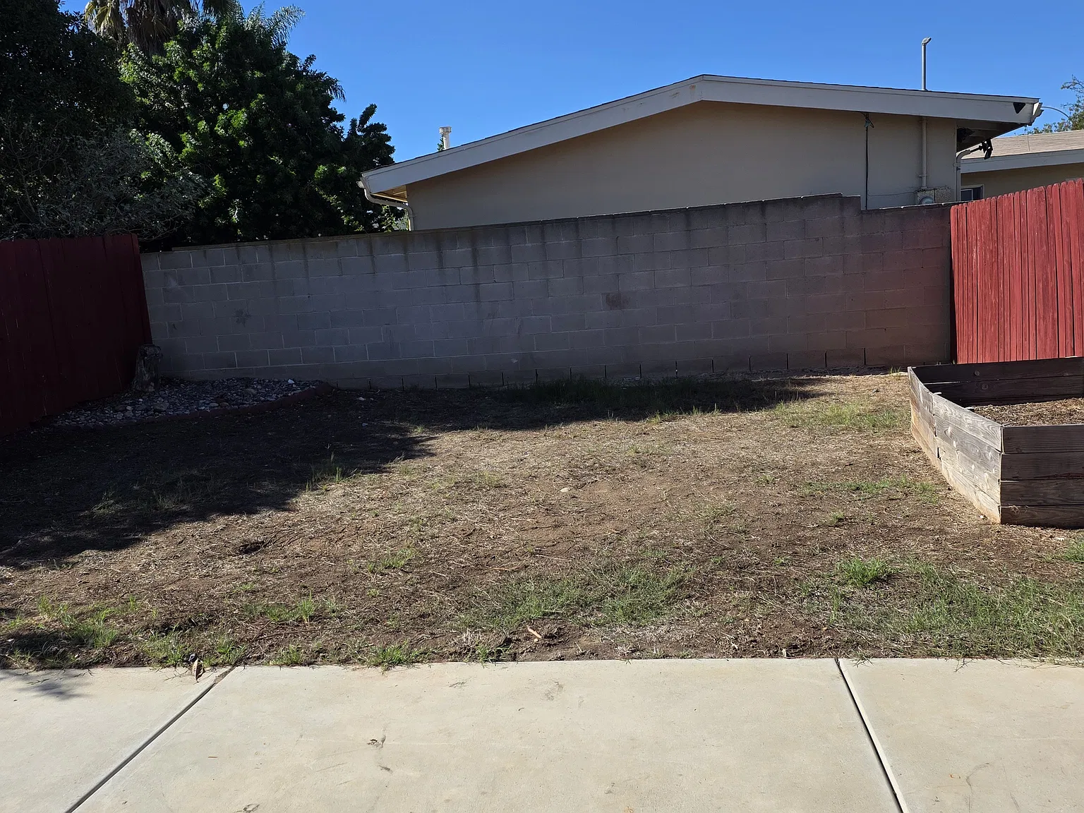 4824-26 Hidalgo Ave — Photo 4