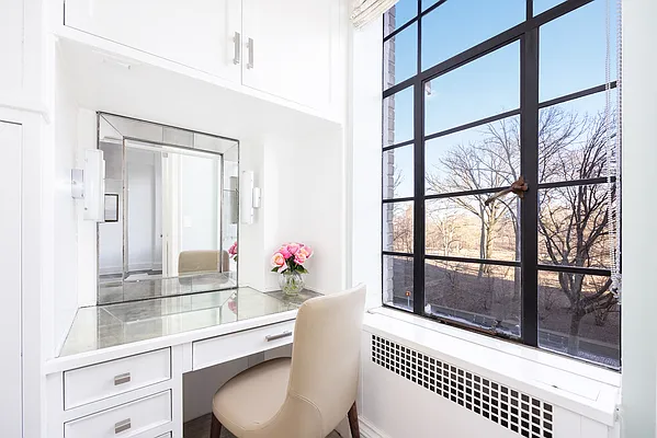 Sold by Douglas Elliman | media 18