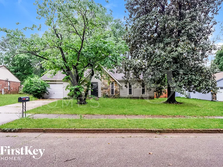 3037 Leeridge Dr — Photo 1