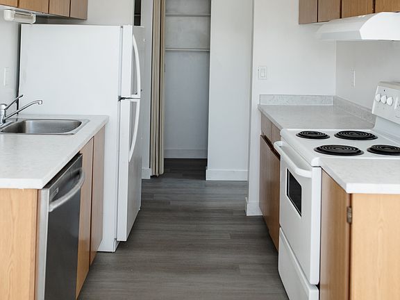 4th image of 3809 52nd St