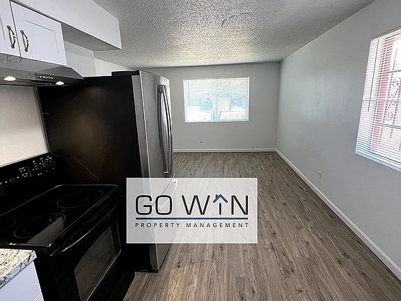 2nd image of 1626 W Denton Ln #1
