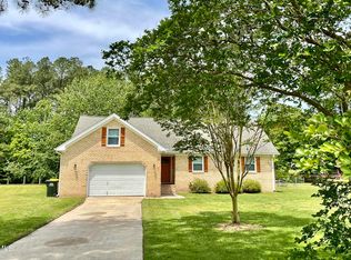 211 Beechwood Shores Dr, Moyock, NC 27958