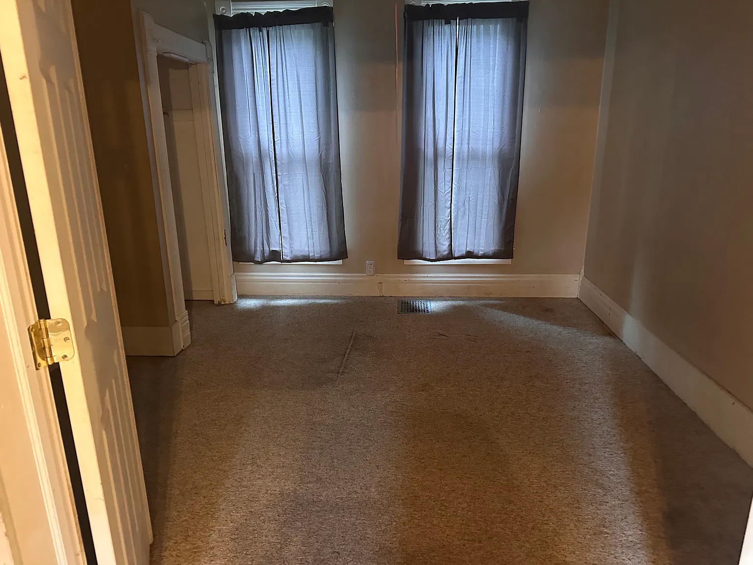 4 bed, 1250 sqft, $1,250 — Photo 4
