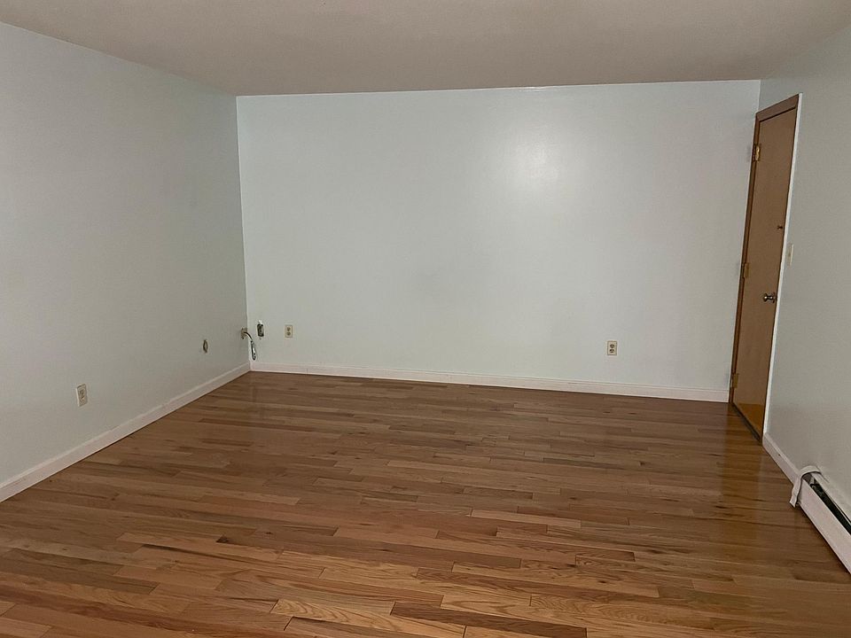 1st image of 40 Danbury Dr APT 7