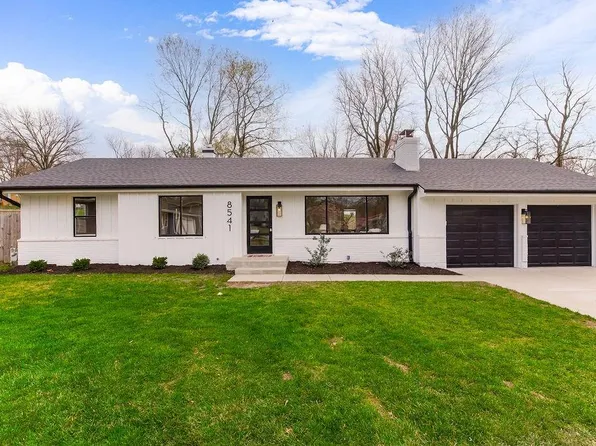 8541 Russell St, Overland Park, KS 66212