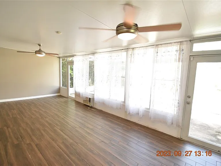 604 Southwood Cv — Photo 26