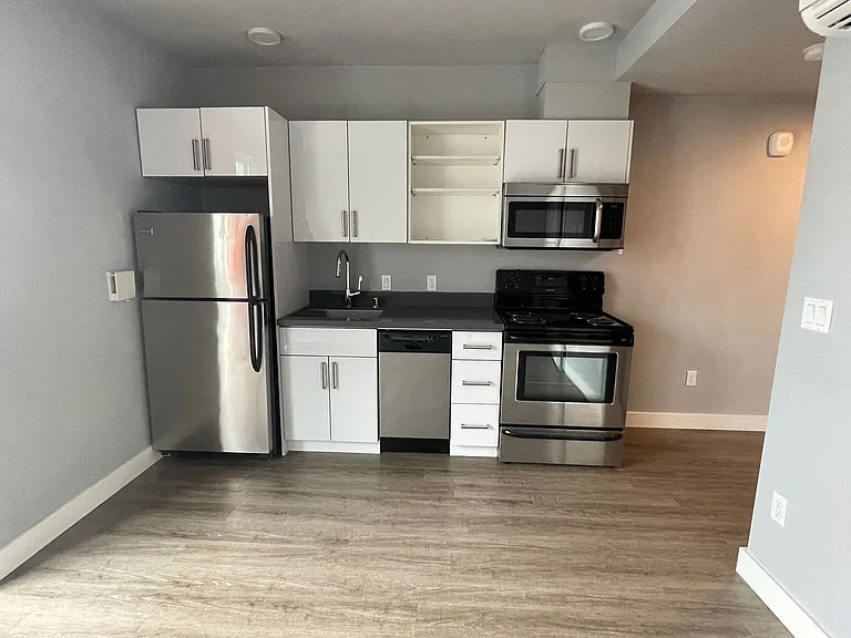 215 Boylston Ave E #3 — Photo 3