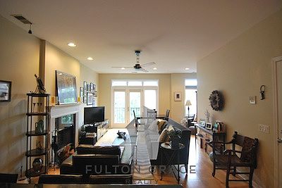2nd image of 921 N Hermitage Ave APT 2