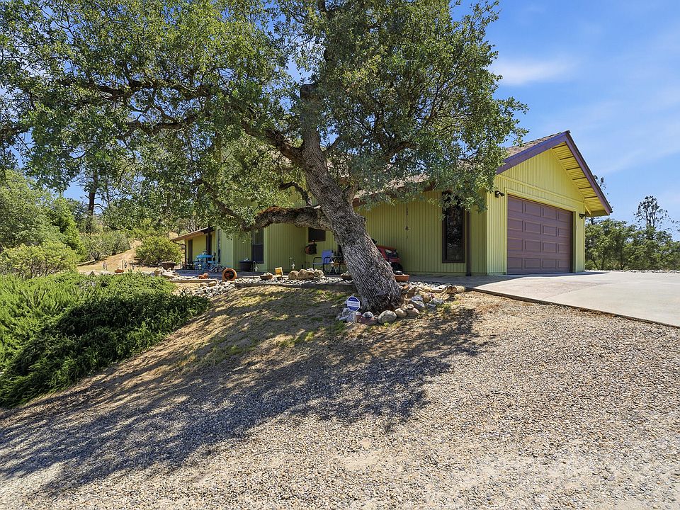 1st image of 40070 Lilley Mountain Drive