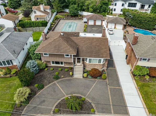 1830 White Street, North Bellmore, NY 11710