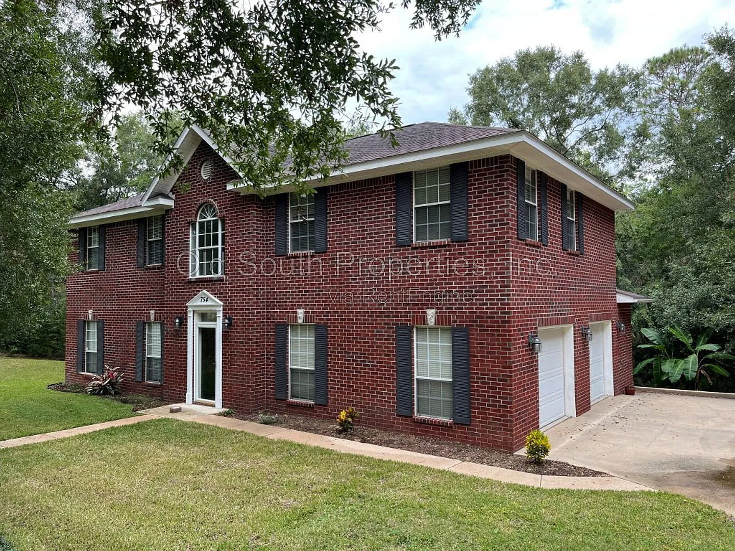 4 bed, 3.0 bath, 2446 sqft, $2,350 — Photo 1
