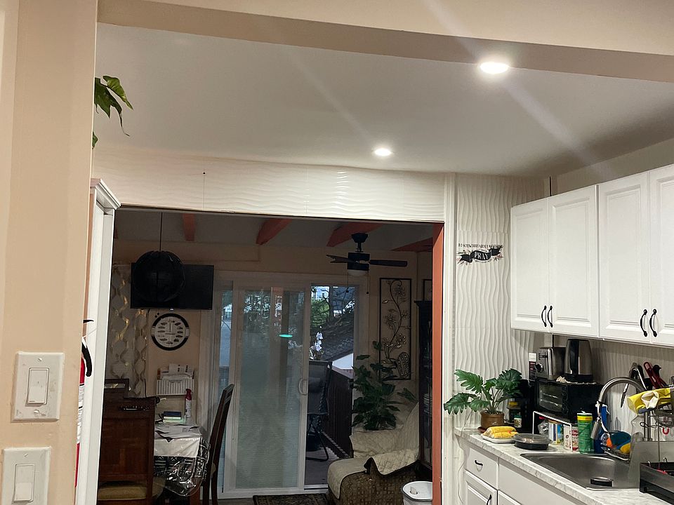 2nd image of 100 Myrtle Ave APT 1