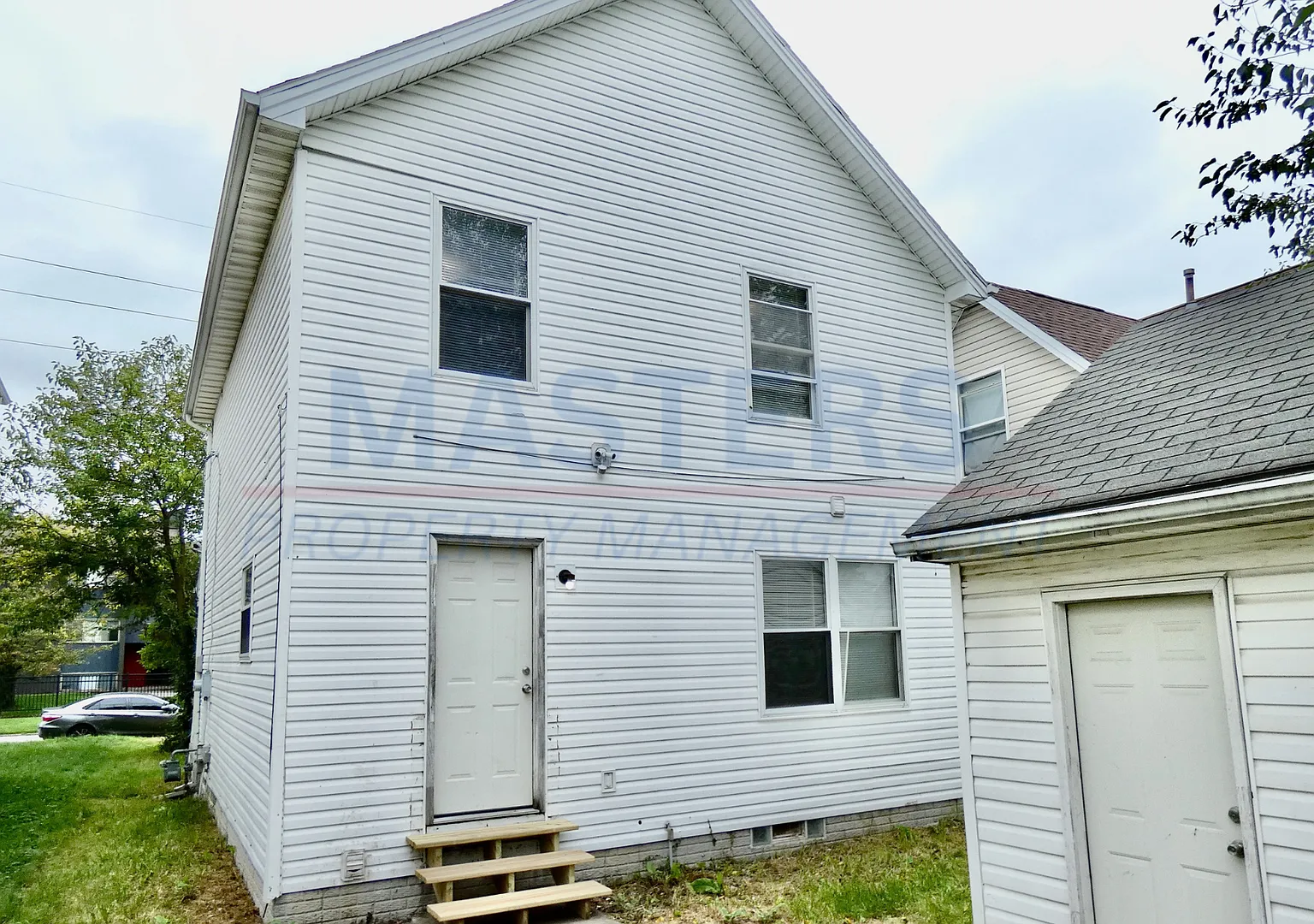 2242 Kent St — Photo 2