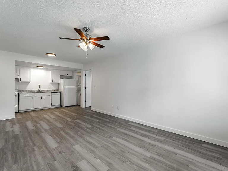 Black Oak Residences — Photo 6