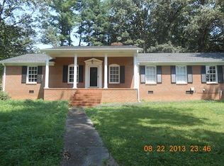 16 Wayne Dr, Taylors, SC 29687