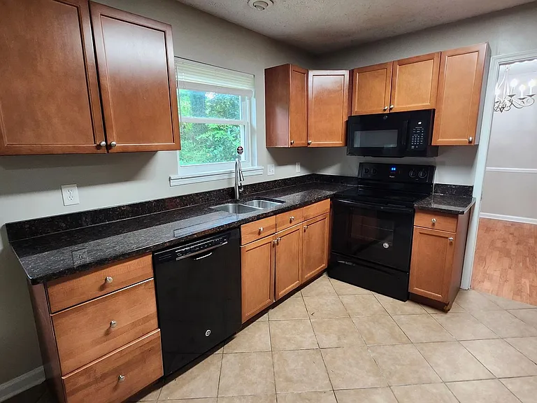 4011 Pinehurst Pl — Photo 4